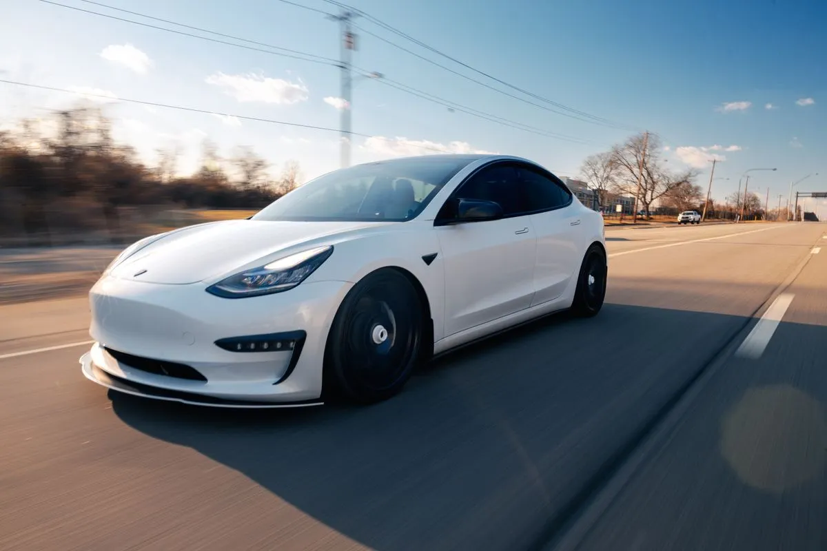 Long-Distance EV Driving: How to Plan Your Electric Road Trip Right